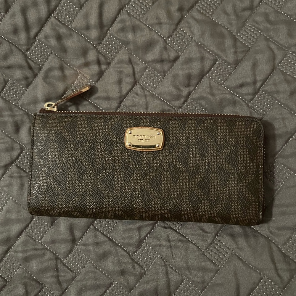 Michael Kors Large Logo Continental Wallet